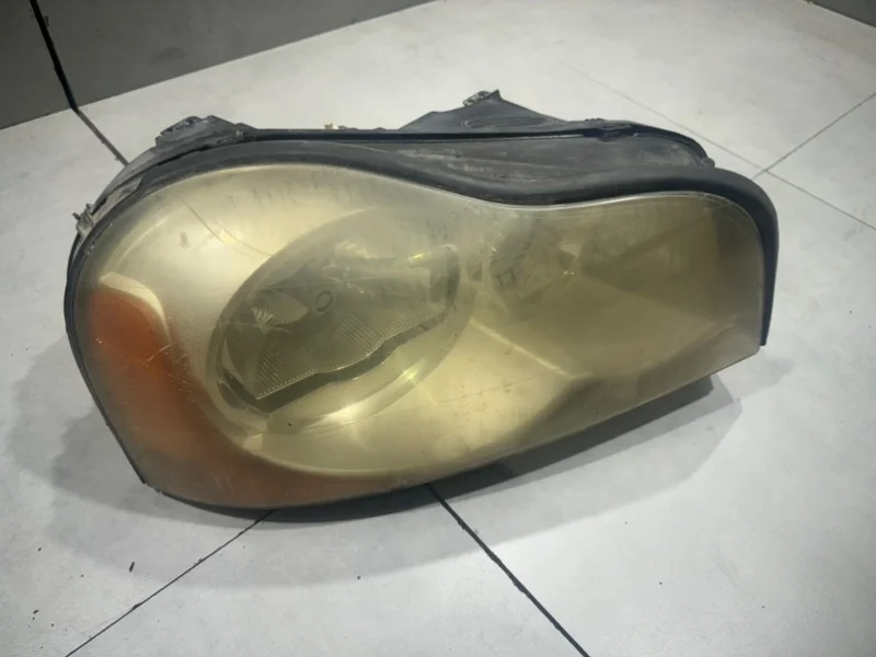Фара ксеноновая Volvo XC90 2006 30764398, правая