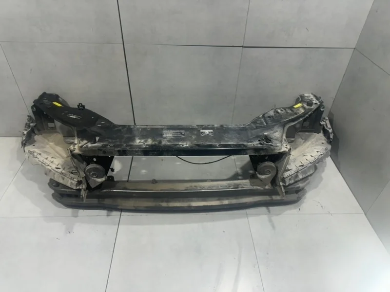 Панель передняя (телевизор) Volvo S80 31299977