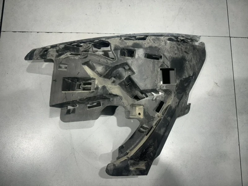 Крепление бампера Volvo S60 31323425, левое