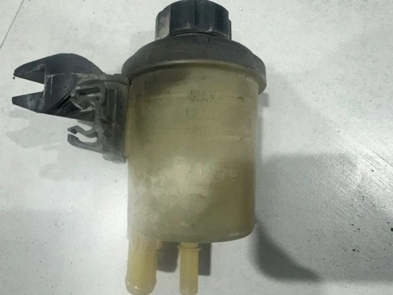 Бачок гидроусилителя руля Volvo XC60 31302576