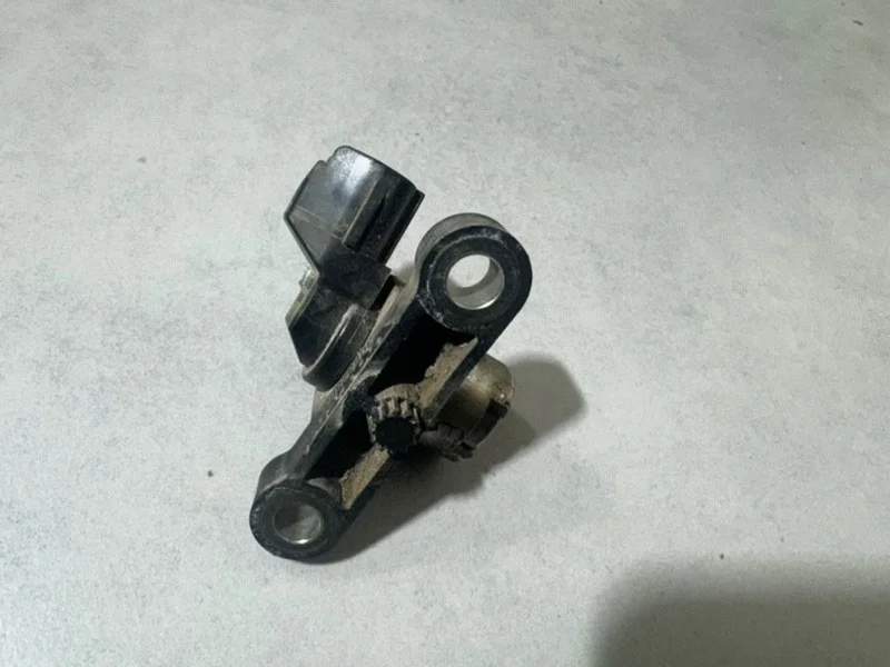 Датчик коленвала Volvo XC90 30637803 B5254T2