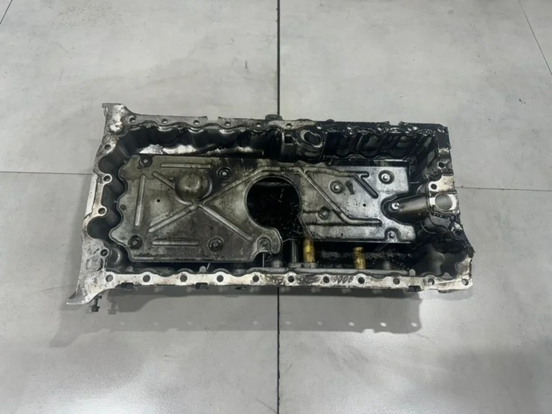 Поддон двигателя Volvo XC90 30777966 D5244T4