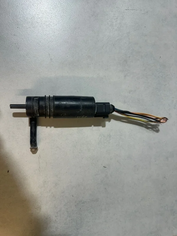 Насос омывателя фар Volvo XC70 30655138