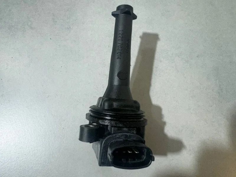 Катушка зажигания Volvo XC90 30713416 B5254T2