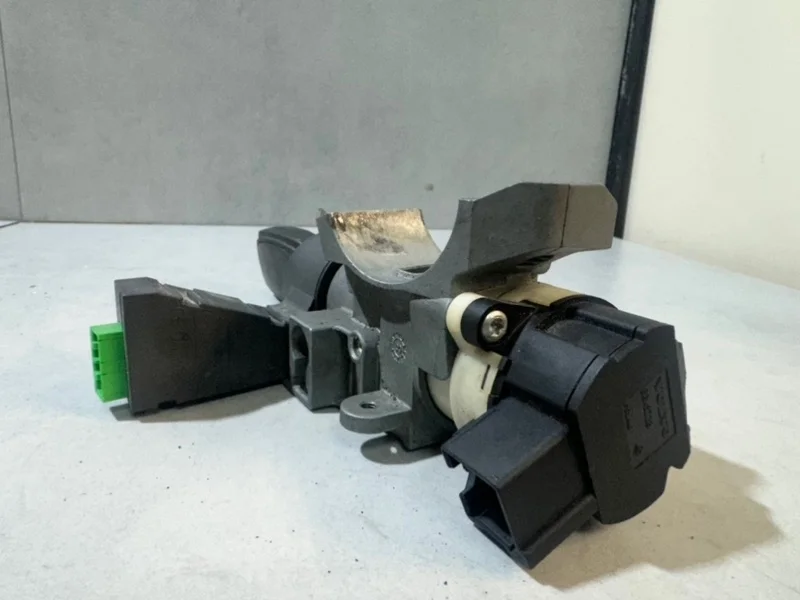 Замок зажигания Volvo XC90 8626324