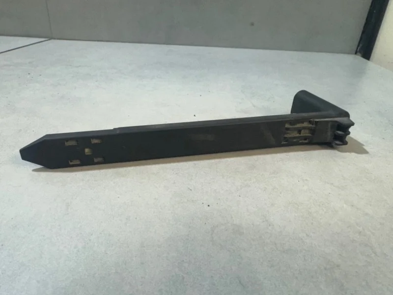 Крепление фары Volvo XC60 30763154