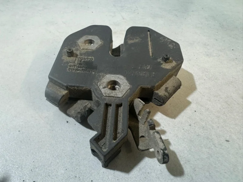 Замок капота Volvo XC90 31218474, правый