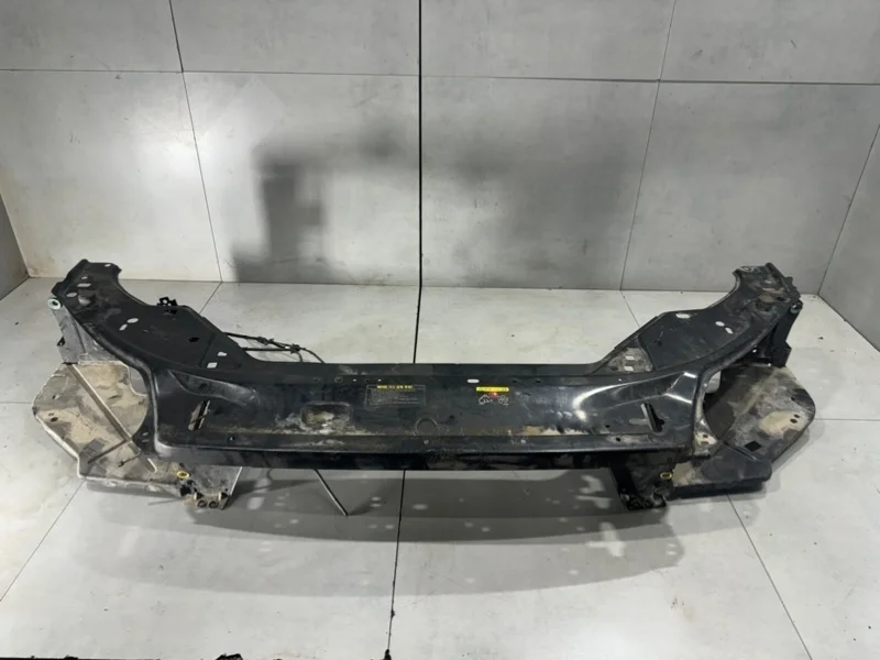 Панель передняя (телевизор) Volvo S80 2010 31299977