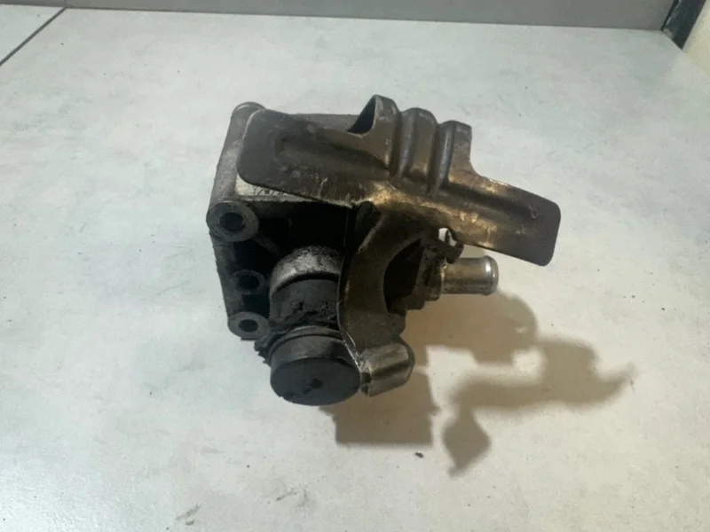 Насос гидроусилителя руля Volvo XC90 8683967 B6294T