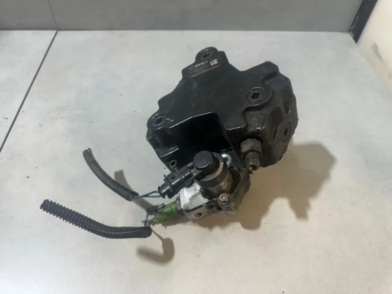 Топливный насос высокого давления Volvo XC70 30756125 D5244T4