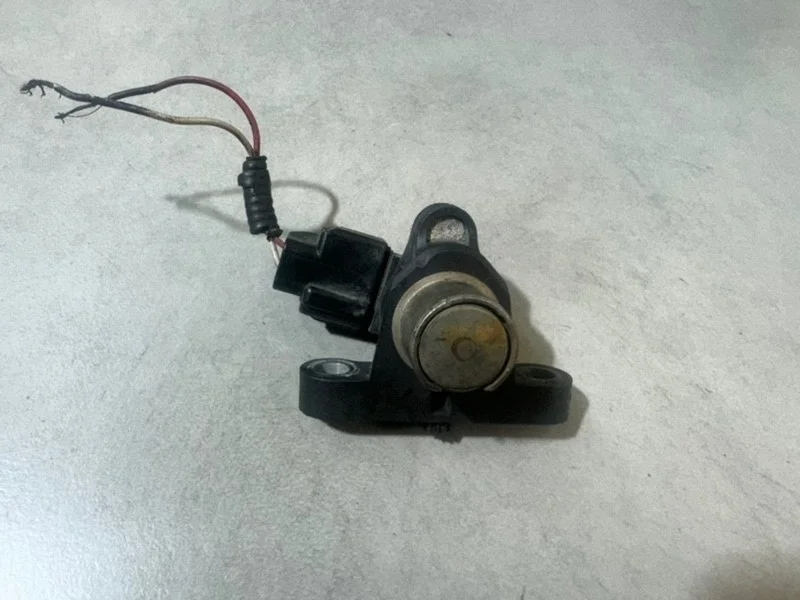 Датчик коленвала Volvo XC90 30637803 B5254T2