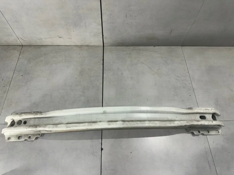 Усилитель бампера Volvo S80 30791152