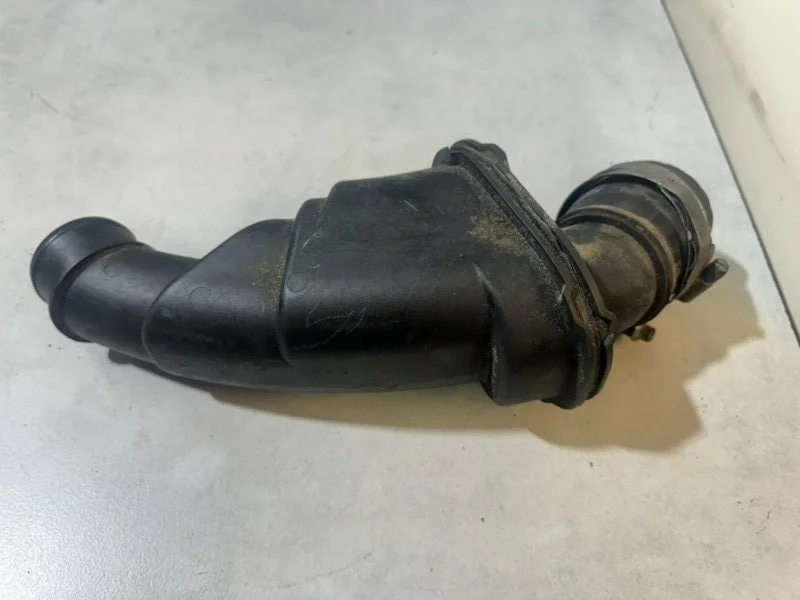 Резонатор воздушного фильтра Volvo XC90 30778734 D5244T4