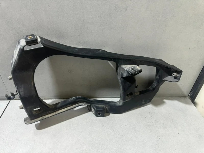 Крепление фары Volkswagen Touareg 2012 7P6806510 1 CGNA, правое