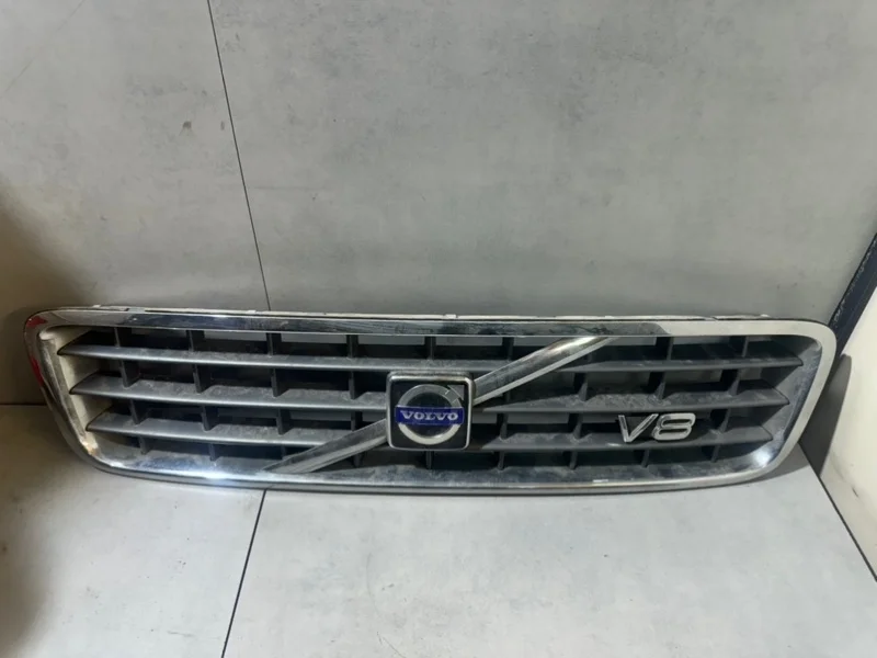Решетка радиатора Volvo XC90 30678983