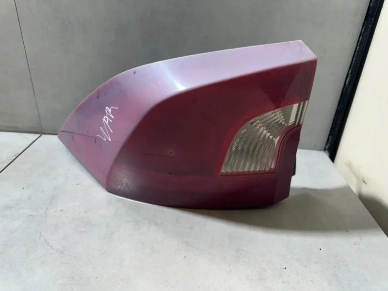 Фонарь задний левый Volvo S60 30796267