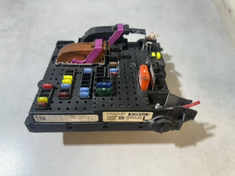 Блок предохранителей Volvo XC90 31314469