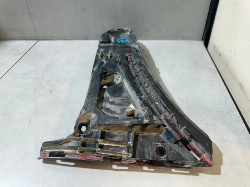 Кронштейн переднего бампера Volvo XC90 30698129, правый