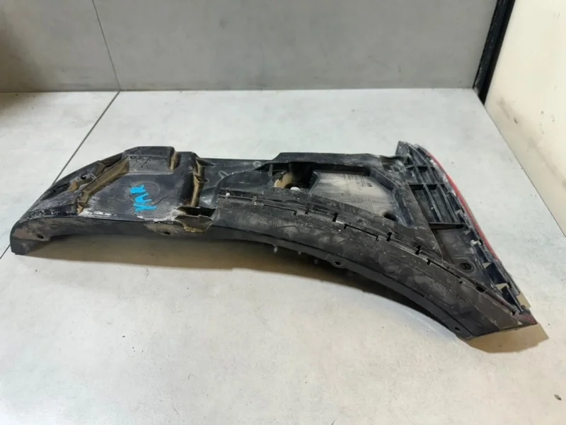 Кронштейн переднего бампера Volvo XC90 30698128, левый