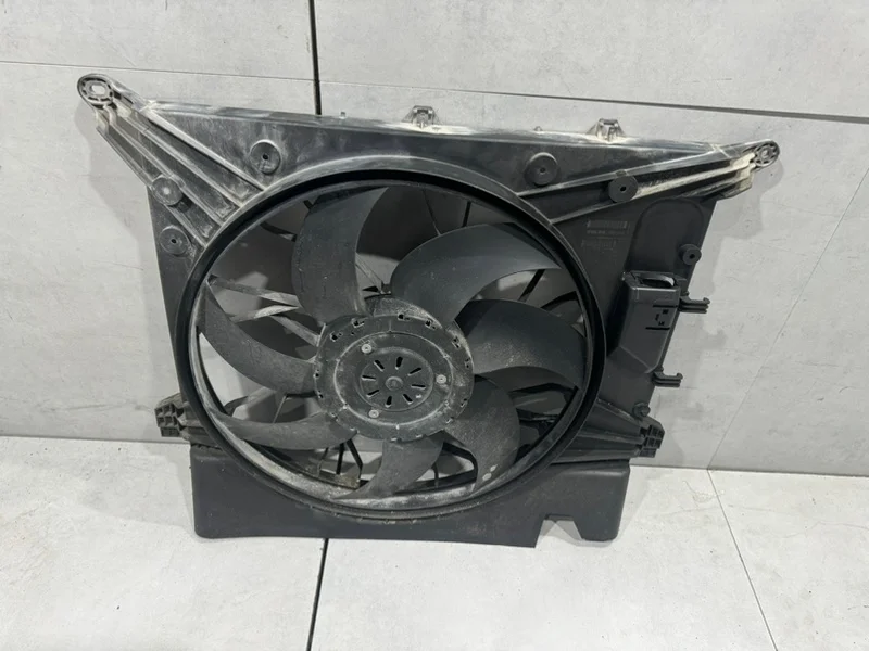 Вентилятор охлаждения радиатора Volvo XC90 30612864