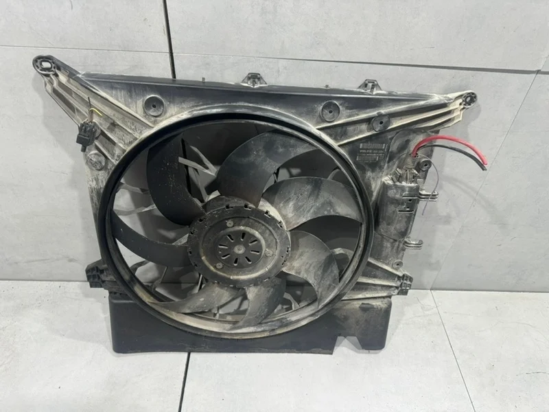 Вентилятор охлаждения радиатора Volvo XC90 30612864