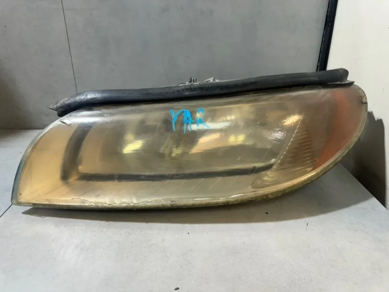 Фара галогеновая Volvo XC70 31214351, левая