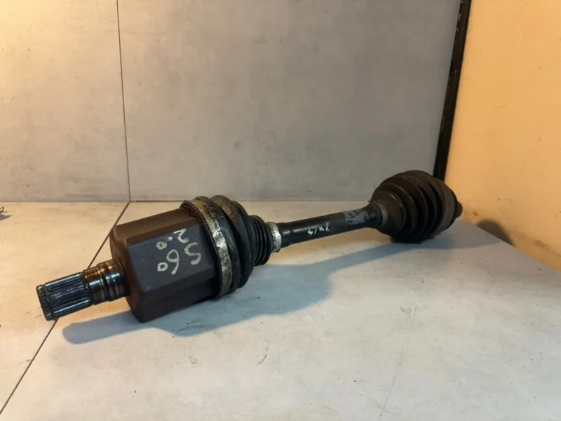 Привод Volvo S60 36010054 B4204T11, левый