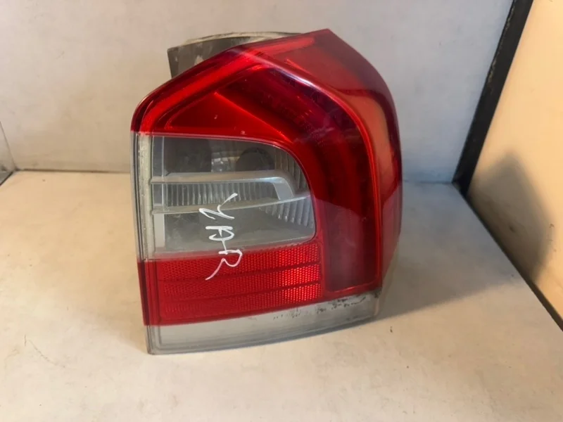 Фонарь Volvo XC70 31395073, задний правый