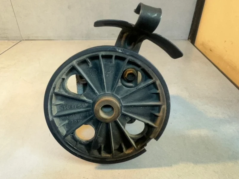 Насос гидроусилителя руля Volvo XC90 30665098 B5254T2