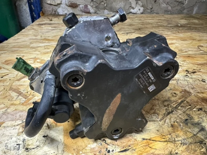 Топливный насос высокого давления Volvo XC90 30756125 D5244T4