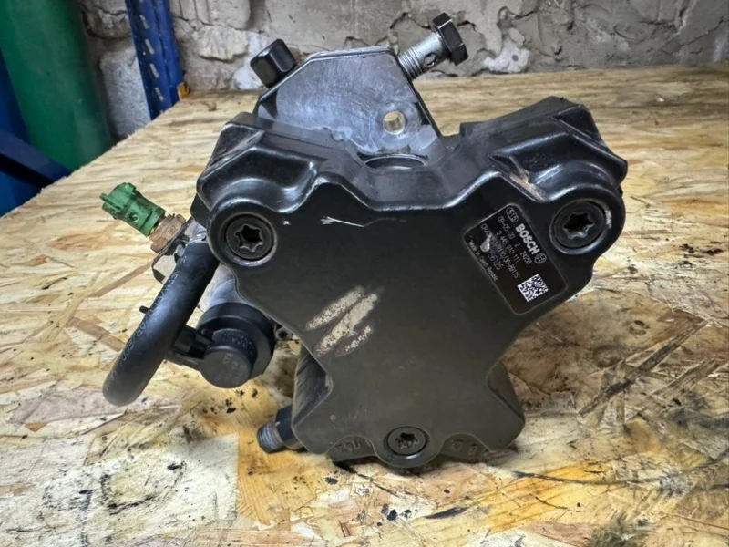 Топливный насос высокого давления Volvo XC90 30756125 D5244T4