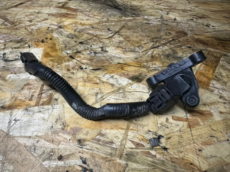 Датчик коленвала Volvo XC90 30637803 D5244T4