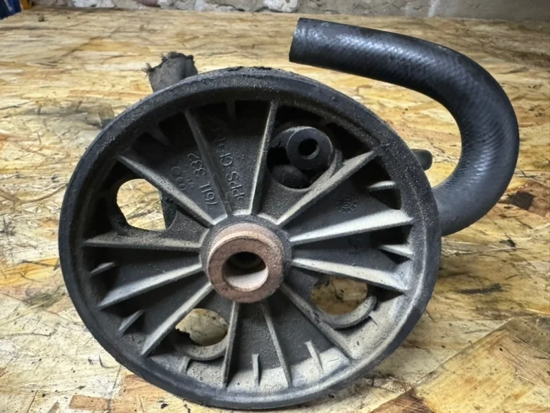 Насос гидроусилителя руля Volvo XC90 31202936 D5244T4