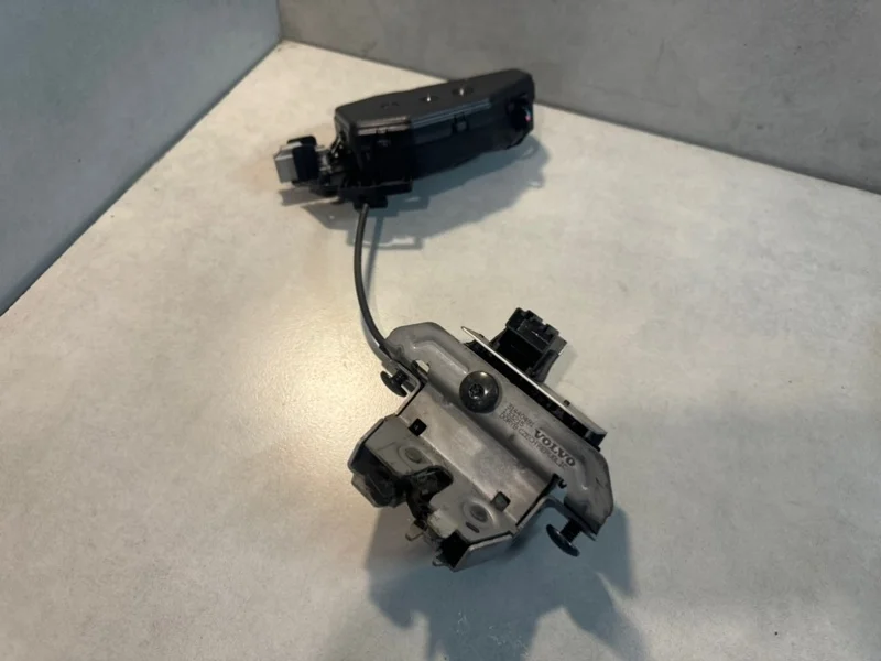 Замок багажника Volvo XC70 2015 31440491 2 D5244T20