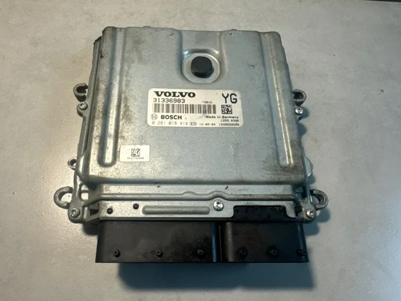 Блок управления двигателем Volvo XC60 31336983 D5244T