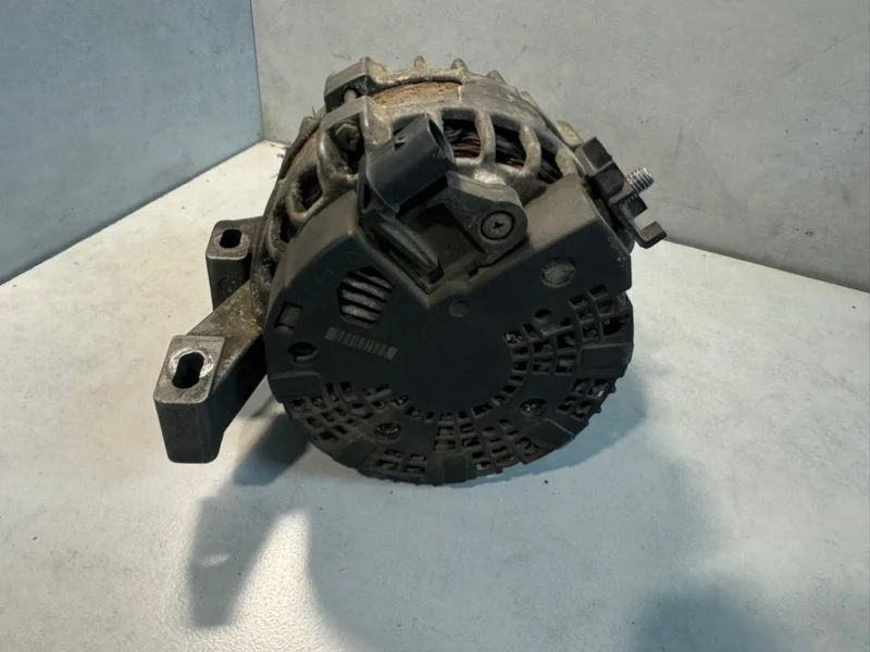 Генератор Volvo XC60 30659131 D5244T15