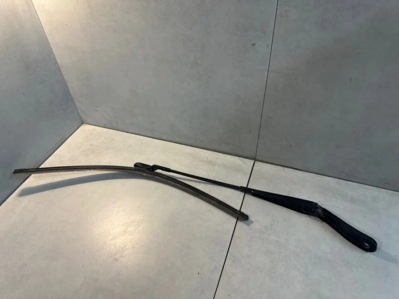 Поводок стеклоочистителя Volvo XC60 2012 30753525 1 D5244T17, левый