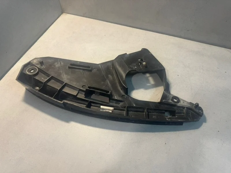 Кронштейн переднего бампера Volvo XC60 30763433, левый