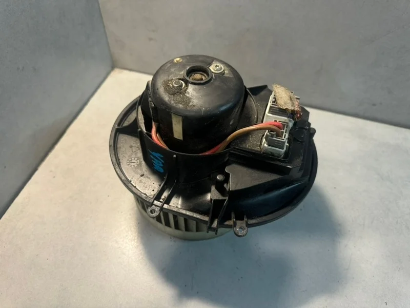 Мотор печки Volvo XC90 31320393