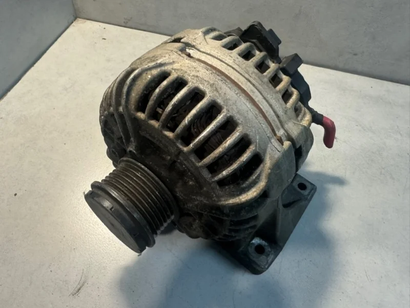 Генератор Volvo S60 30658085 B5244S