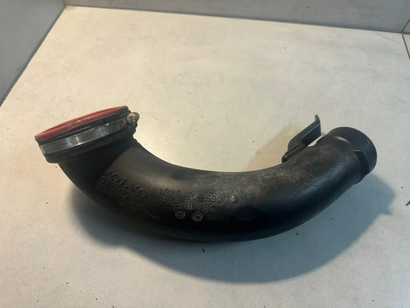 Патрубок интеркулера Volvo XC60 2012 30774692 1 D5244T17