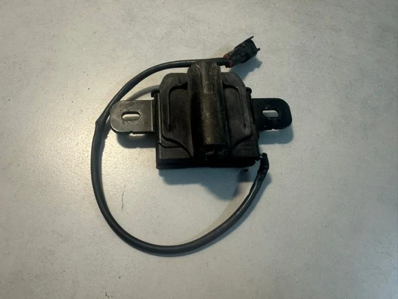 Замок капота Volvo S60 31356006