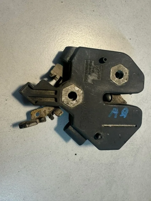 Замок капота Volvo XC90 31218474