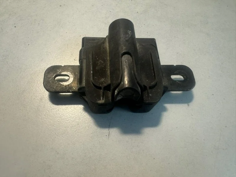 Замок капота Volvo S60 31299868