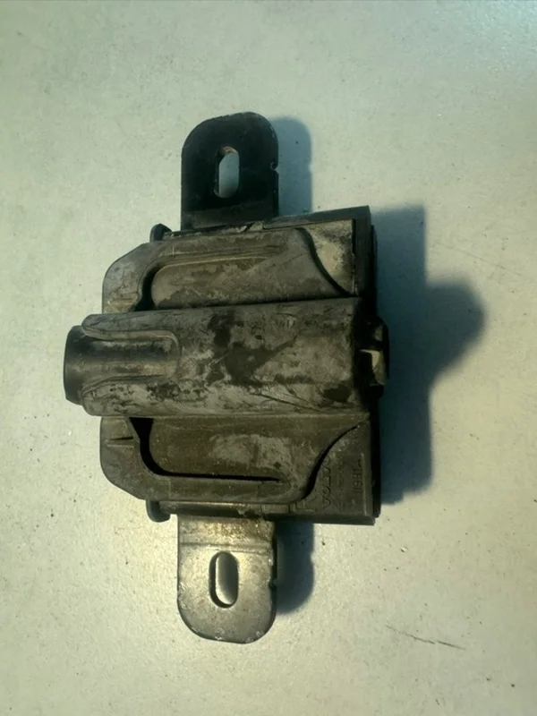 Замок капота Volvo S60 31299868