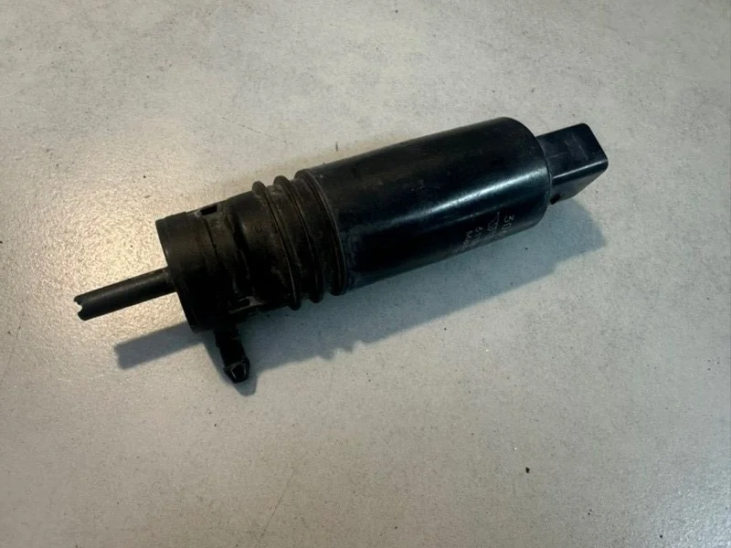 Насос омывателя фар Volvo XC70 30655138