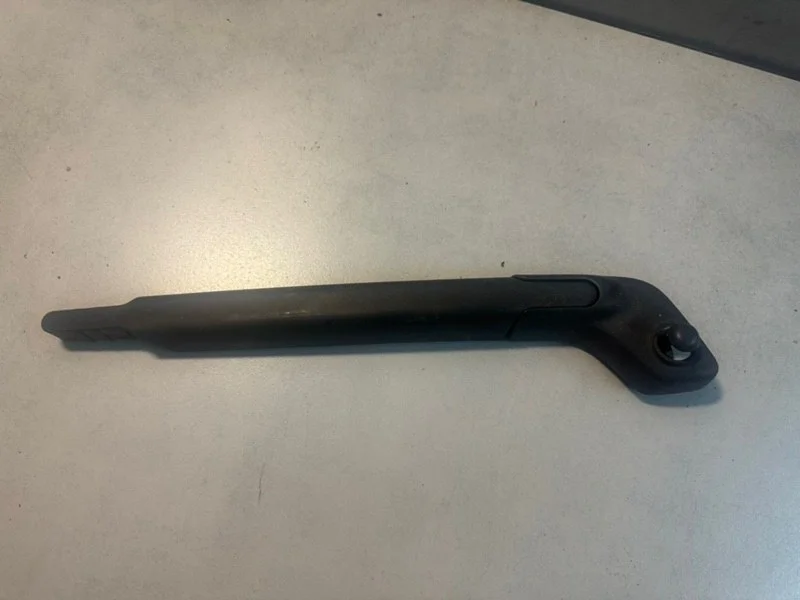 Поводок стеклоочистителя Volvo XC70 8662751