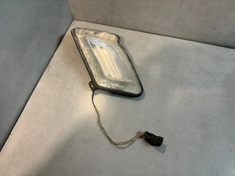 Дневной ходовой огонь Volvo S60 31278558, правый