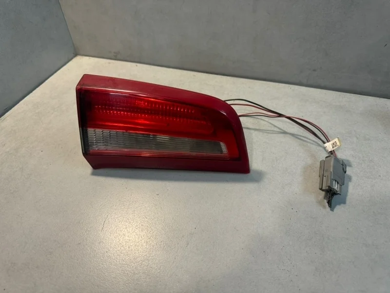 Фонарь задний левый Volvo S60 30796271
