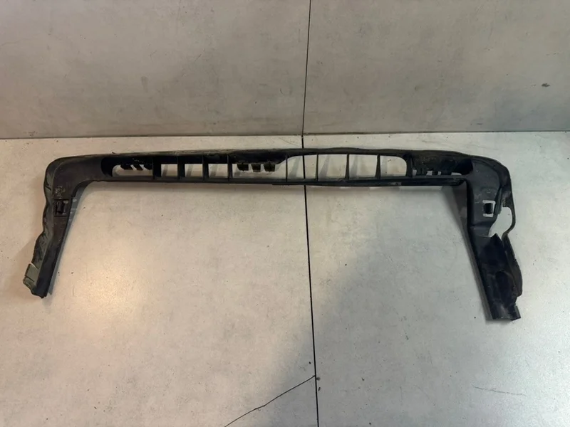 Дефлектор радиатора Volvo XC90 30730518